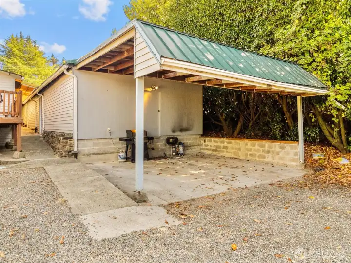 Loading dock/Back of Shop