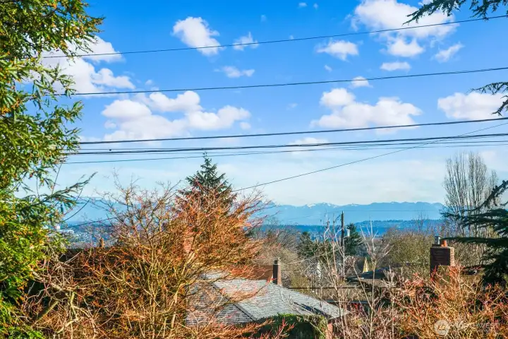Enjoy views of the Cascades and foothills from the deck and kitchen.