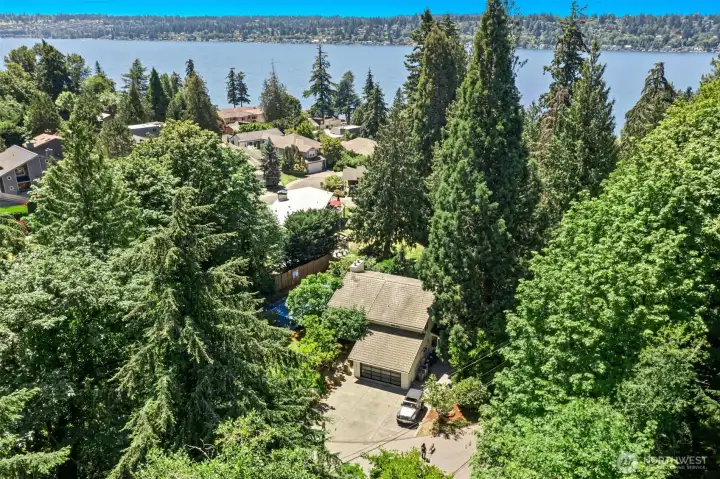 Just minutes from Juanita Village, downtown Kirkland, and endless shopping, dining, and everyday amenities!