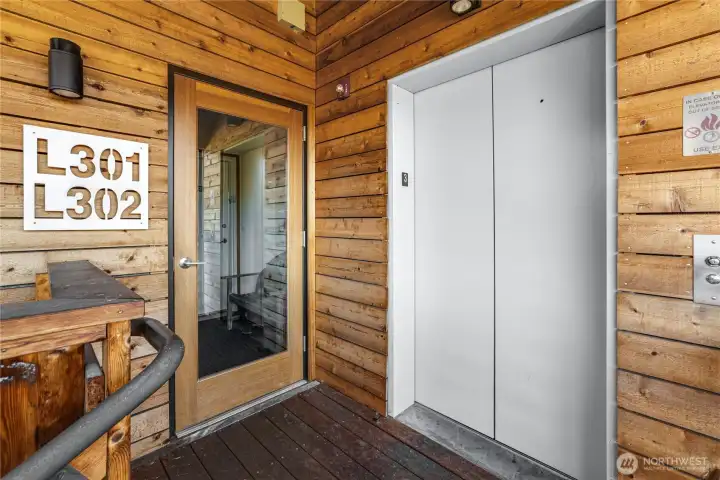 Convenient elevator access from garage to unit Convenient elevator access from garage to unit