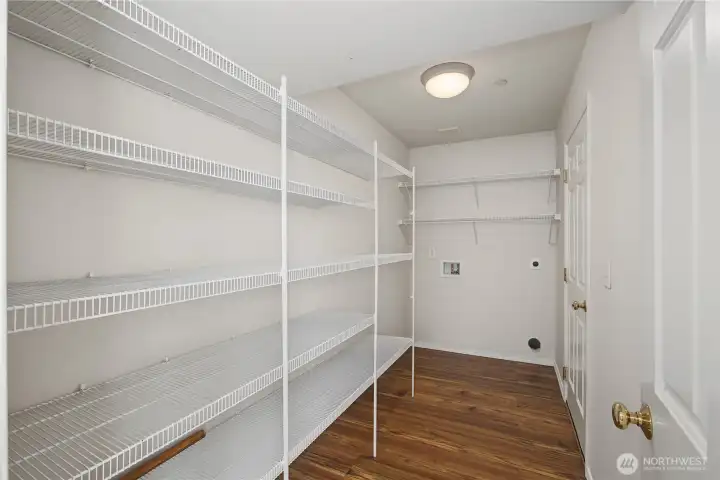 walk-in kitchen pantry, washer/dryer hook ups and garage access door