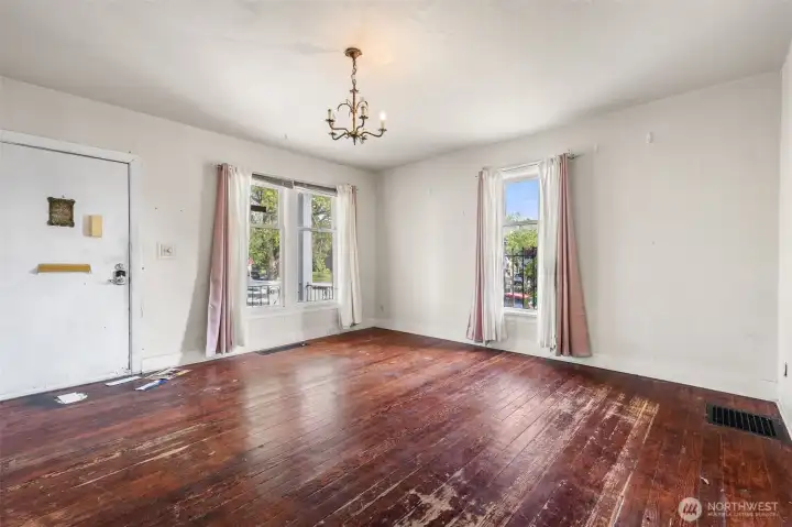 Upper floor unit 1