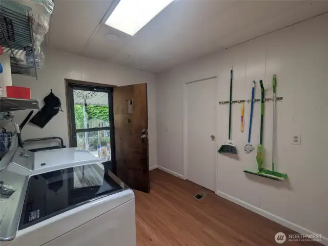 second entry to second bathroom