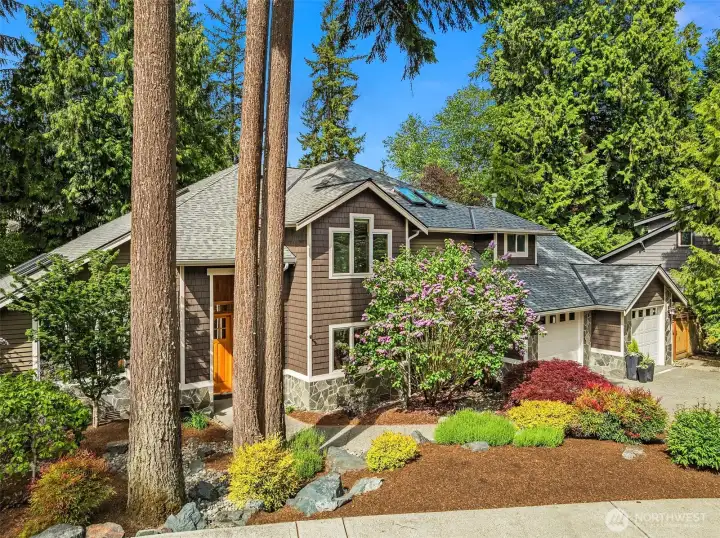 Welcome to the coveted Bridle Trails/South Rose Hill neighborhood and 12514 NE 65th Street in Kirkland