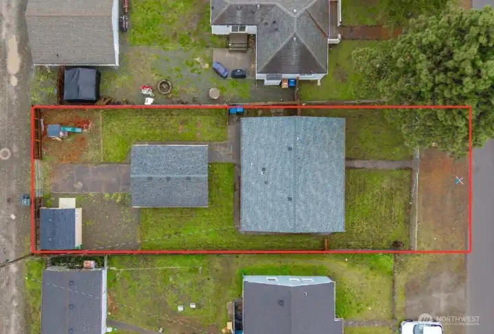 Redlines are approximate property lines.