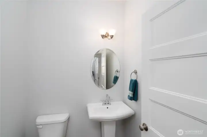 Lower 1/2 bath