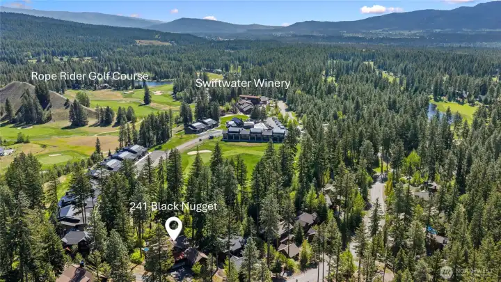Walking distance to Swiftwater Cellars & Rope Rider Golf Course