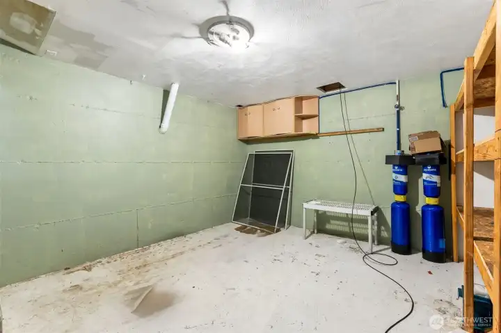 Wine Cellar?? unfinished lower floor Wine Cellar?? unfinished lower floor
