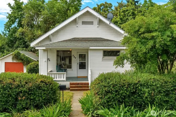 Welcome to 884 Pleasant St! Welcome to 884 Pleasant St!