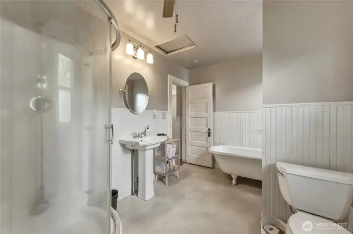 Bathroom w/ clawfoot tub & step-in shower Bathroom w/ clawfoot tub & step-in shower