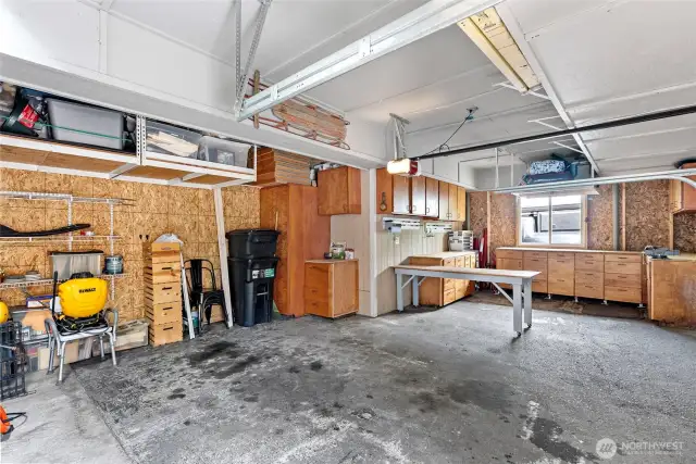 A maker’s space or storage haven. This oversized garage is more than just parking—there’s room to tinker, store kayaks or paddleboards, and prep for your next adventure.