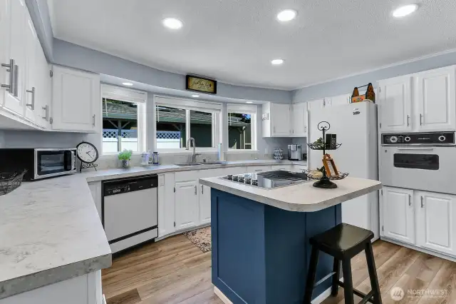 Bright & Cheery Kitchen with Center Island!