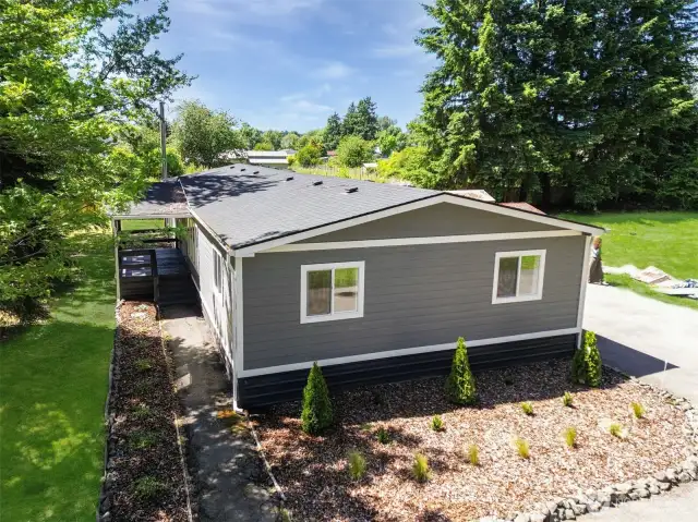 323 Goodrich Rd. 3 bedroom, 2 full bath, 2 acres, completely remodeled home!