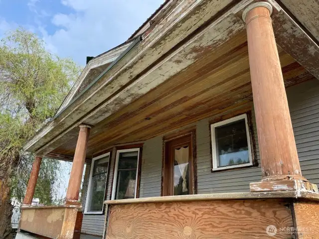 Restoration process: the front porch.