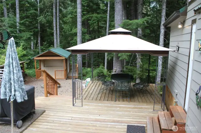 Gazebo over the lower deck