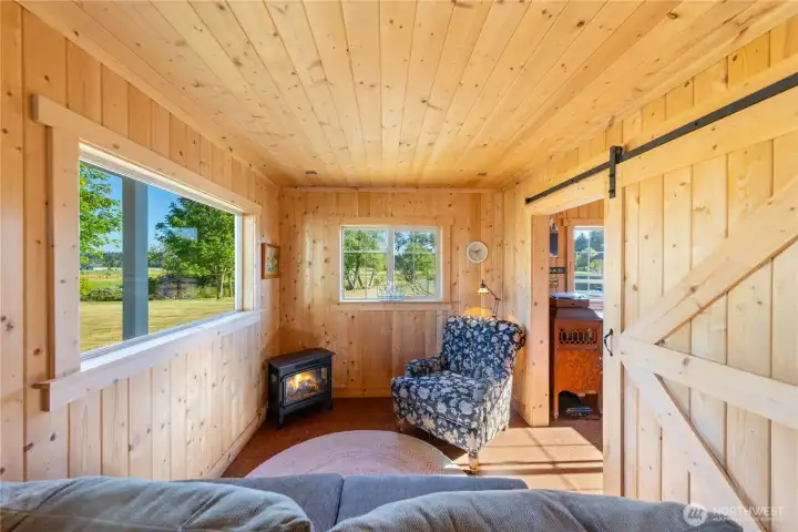 Beautifully finished studio