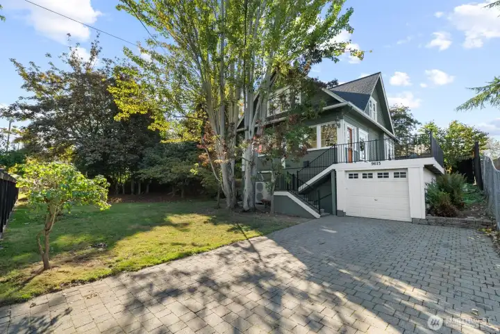 HUGE driveway on 10,200 sq ft fully fenced lot