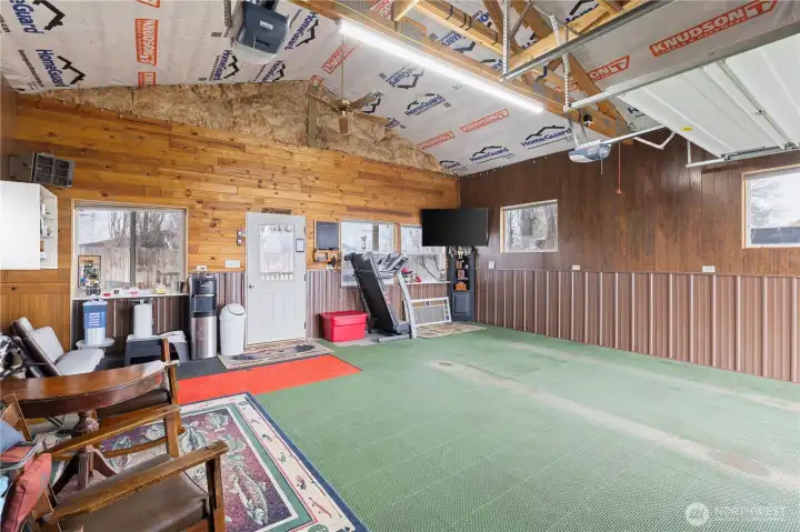 Detached garage/rec area