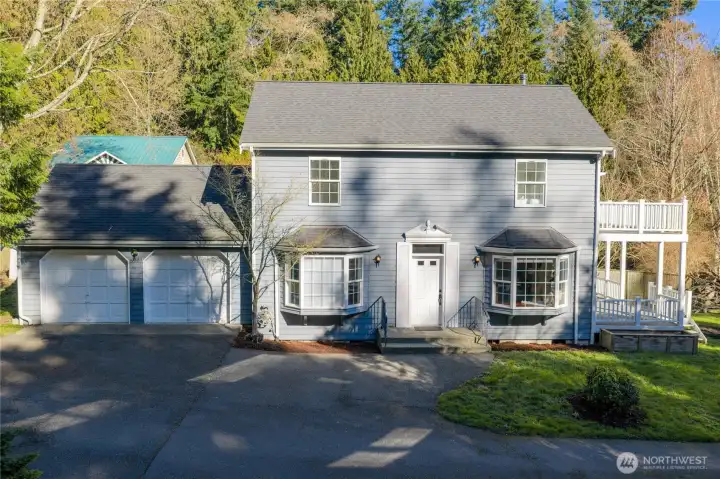 This charming 4-bedroom and 2.5 bathroom home sits in the heart of Kingston, the moment you drive up you know you found home.