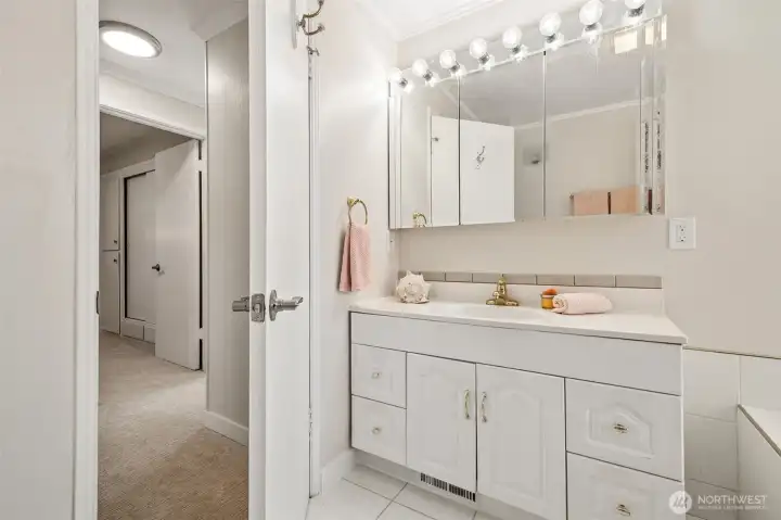 Full Bathroom Vanity
