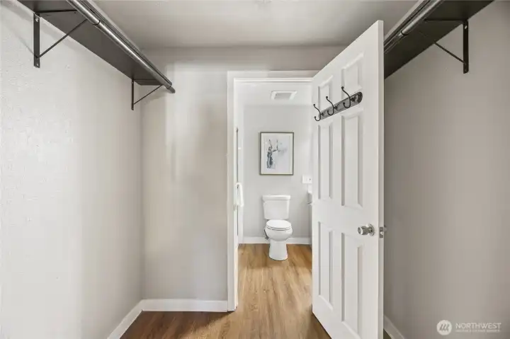 Large primary  walk-in closet