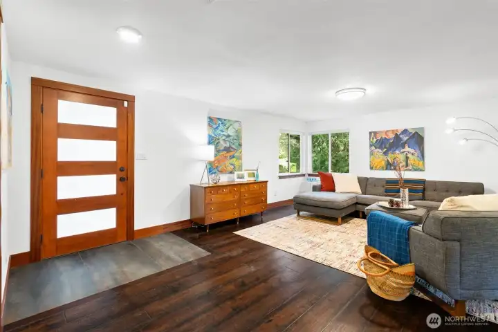 dramatic hardwood floors!