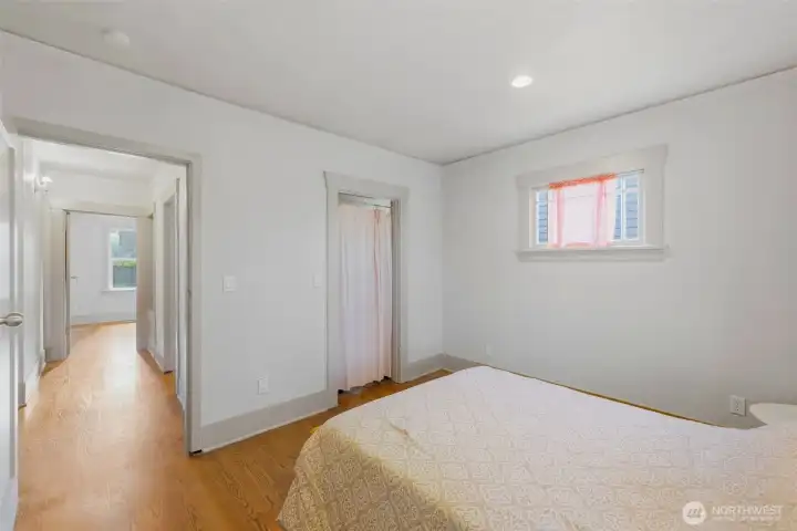 Has walk in closet