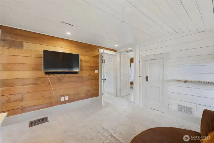Great space off of primary