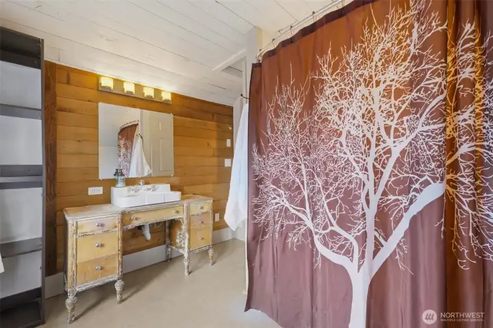 You don't find primary baths in homes of this era often