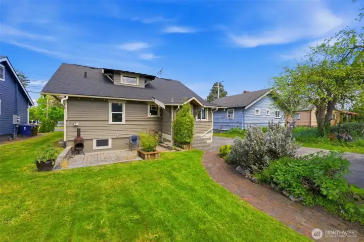 This yard is amazing!