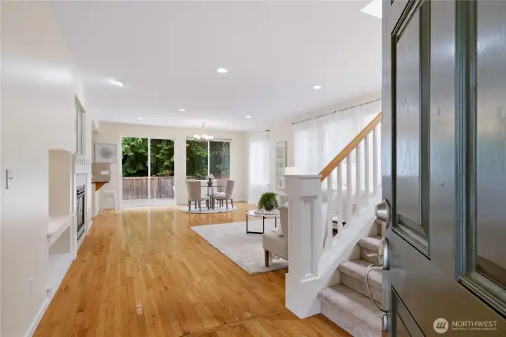Flowing open plan with genuine hardwood flooring. Flowing open plan with genuine hardwood flooring.