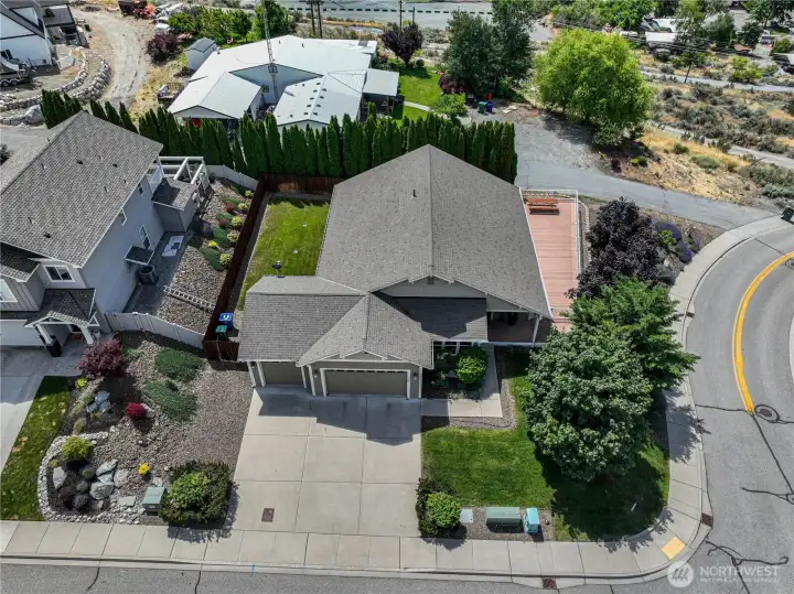 Great corner lot location