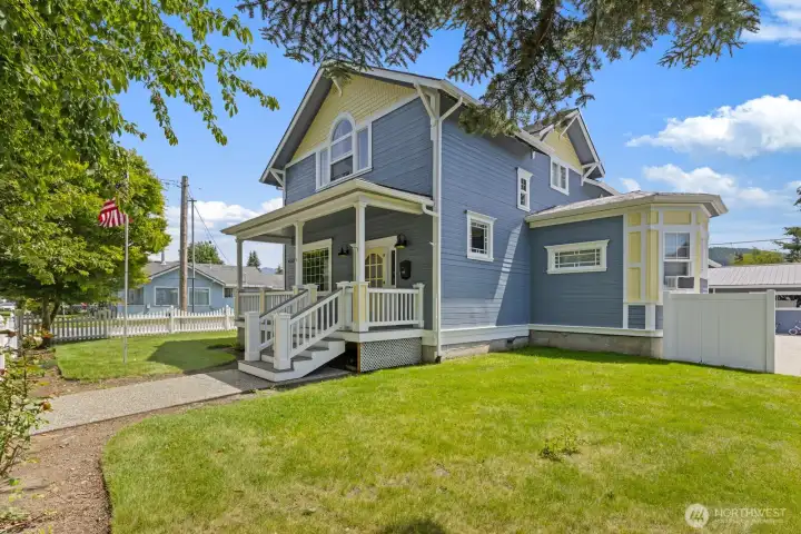 New exterior paint & charm in abundance!