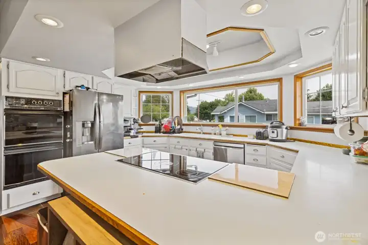 Tons of counter space! Double oven in the distance.