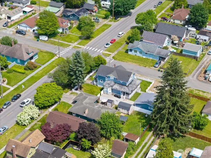 Such a lovely neighborhood!