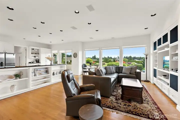 Open Concept Great Rm Design. Walls of Windows Capture Stunning Mt & Territorial Views.