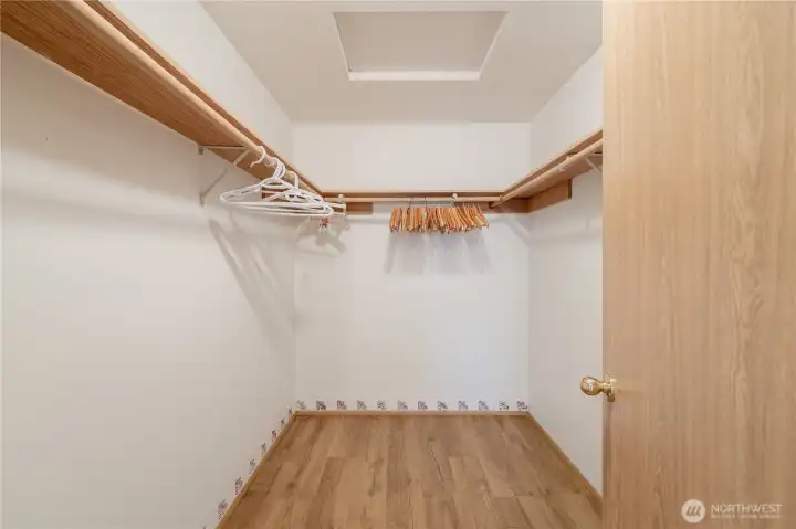 Walkin Closet Walkin Closet
