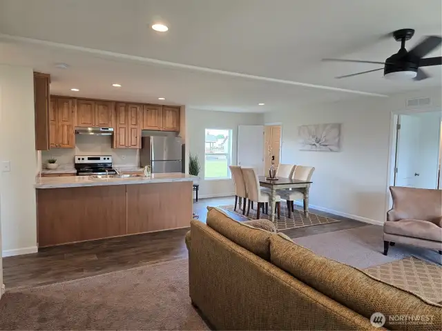Photo is of model home and is for illustrative purposes only. Colors and finishes may vary.