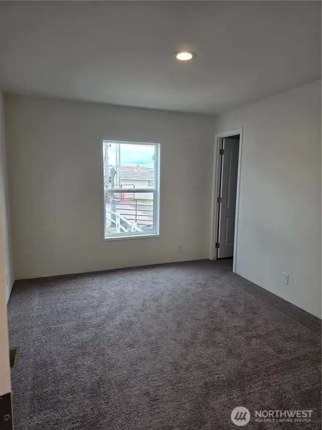 Photo is of model home and is for illustrative purposes only. Colors and finishes may vary.