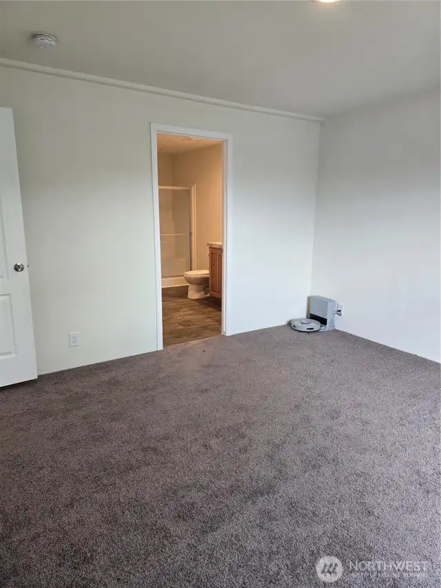 Photo is of model home and is for illustrative purposes only. Colors and finishes may vary.