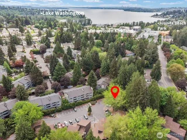 Home is near Juanita Beach Park, Juanita Village and downtown Kirkland.