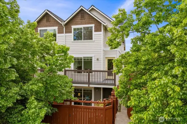 Welcome to the Rainier Valley! Where Hillman City blends into Seward Park & Columbia City