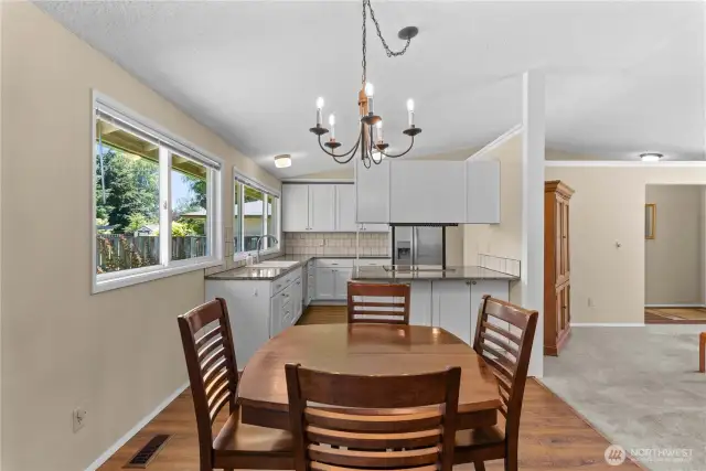 Dining to kitchen