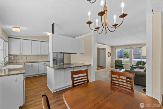 Dining kitchen to living room