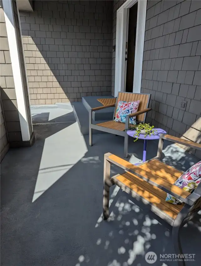 Lovely front porch to enjoy the breeze