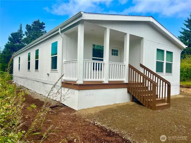 Brand New, never lived in, lovely 3br 2 bath