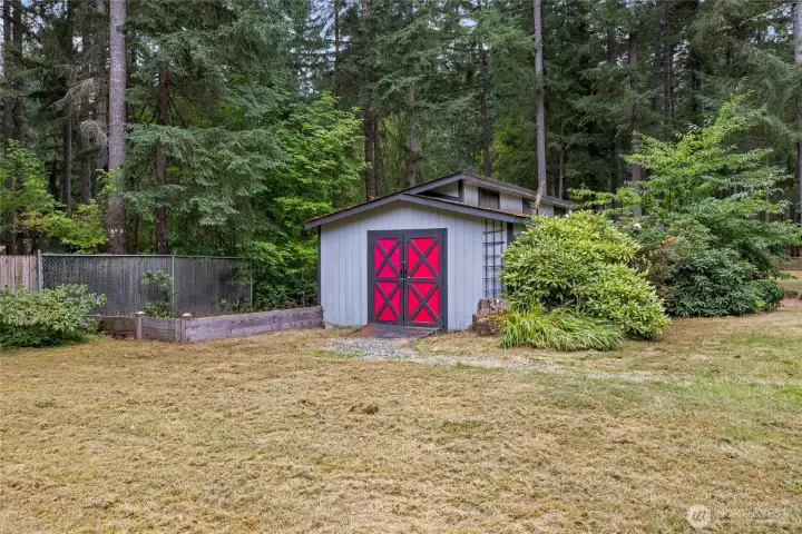 Shop/garage
