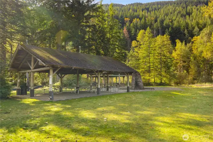 Brewster Lake Park is a private park for Wilderness Rim residents.
