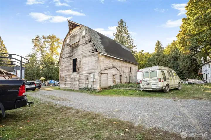 Huge barn currently used as storage