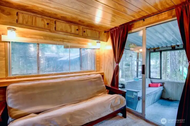 Living and extra sleeping space